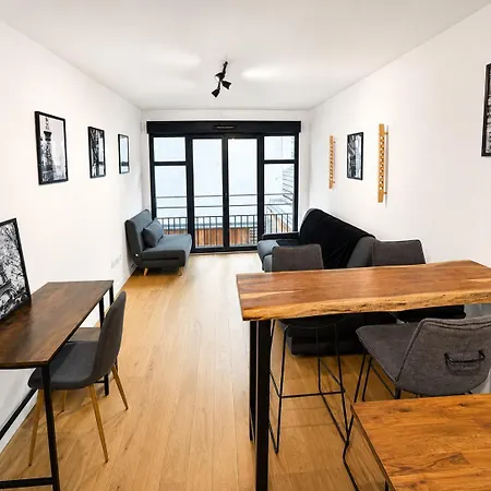 Cozy With Eiffel View, 14 Appartement Paris